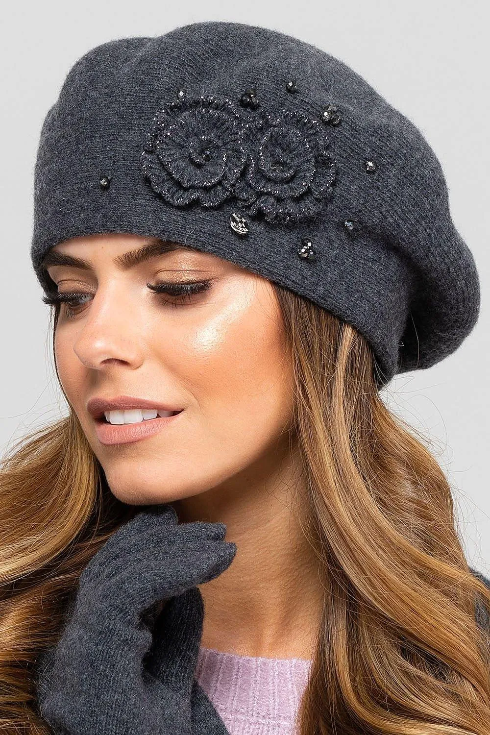 Elegant Floral Wool Beret for Winter Style
