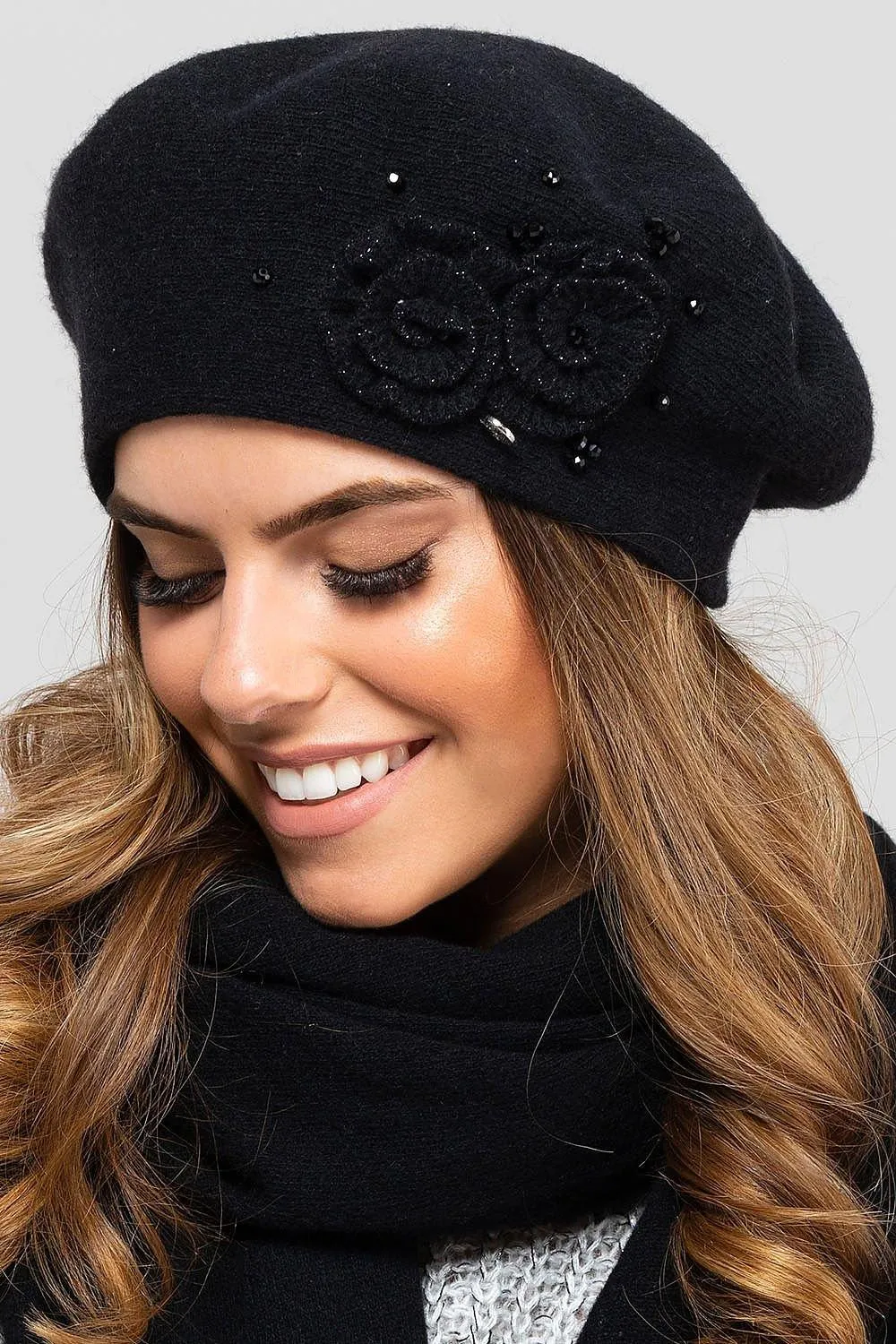 Elegant Floral Wool Beret for Winter Style