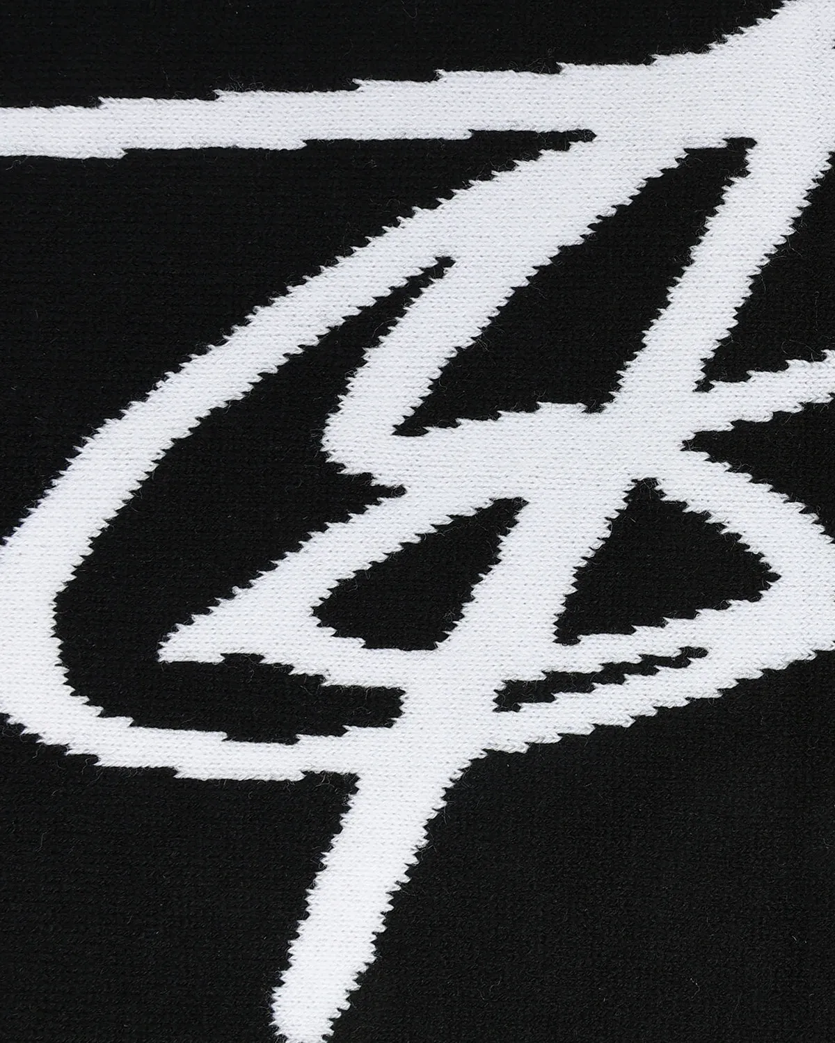 T&C Beanie Scarf Set in Black & White