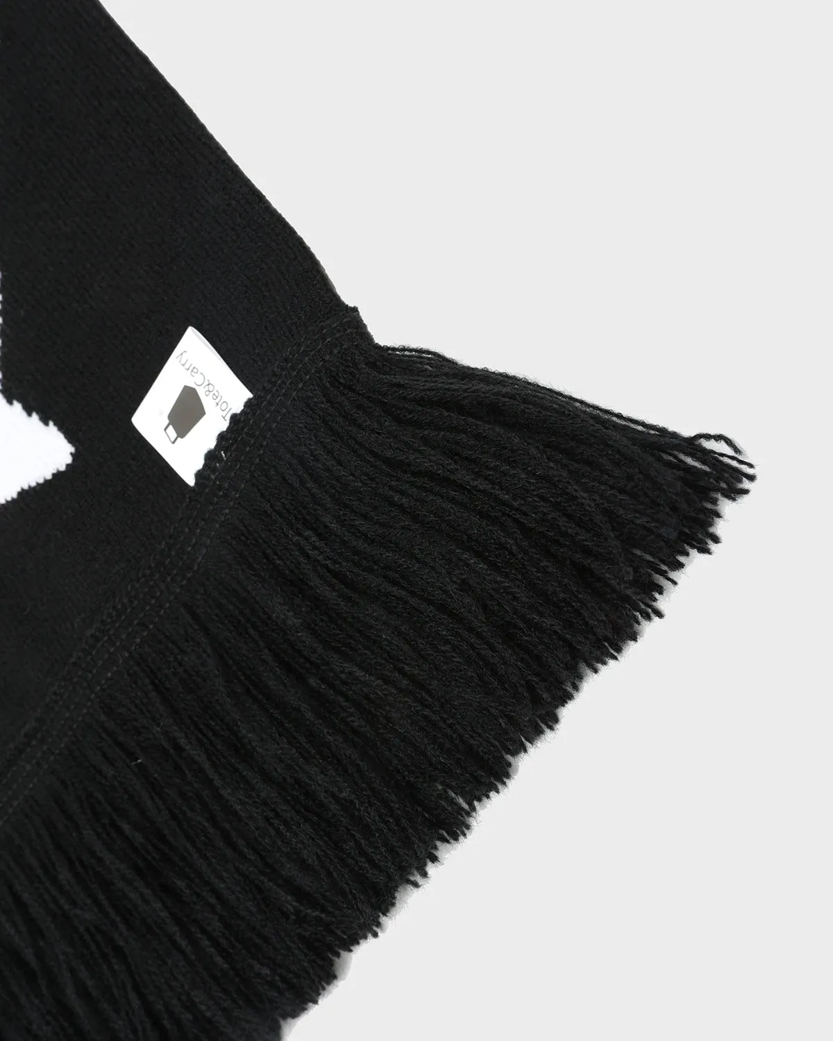 T&C Beanie Scarf Set in Black & White