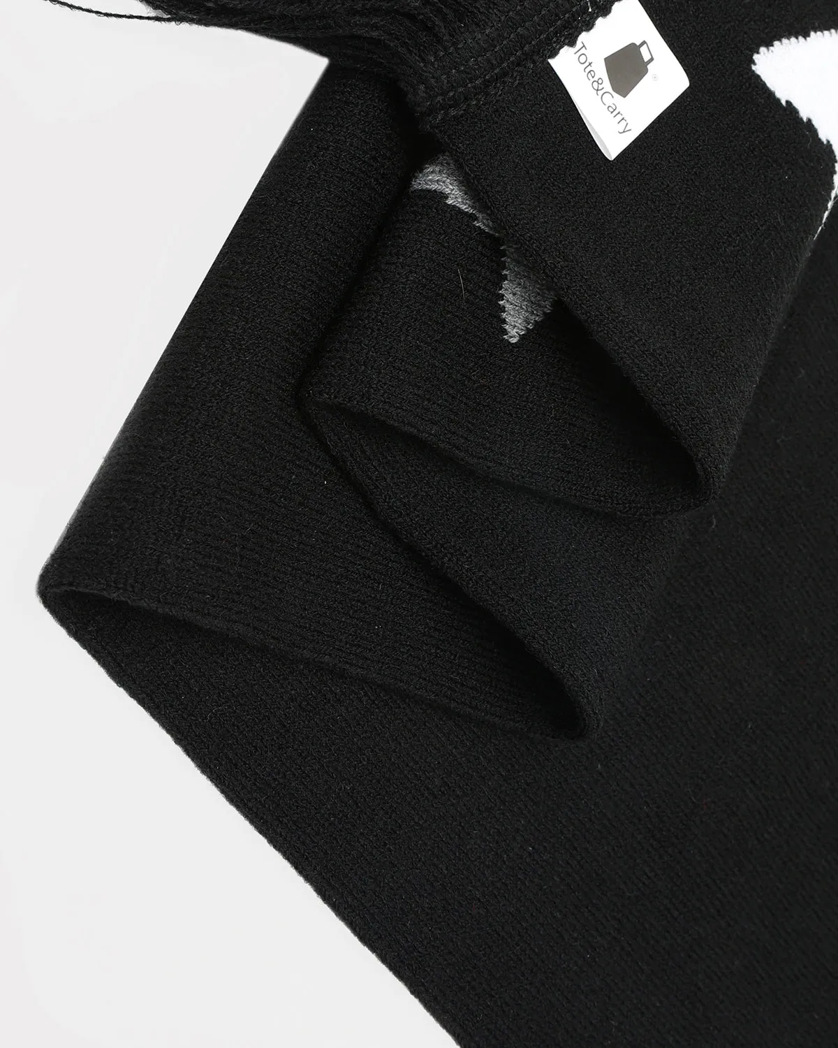 T&C Beanie Scarf Set in Black & White